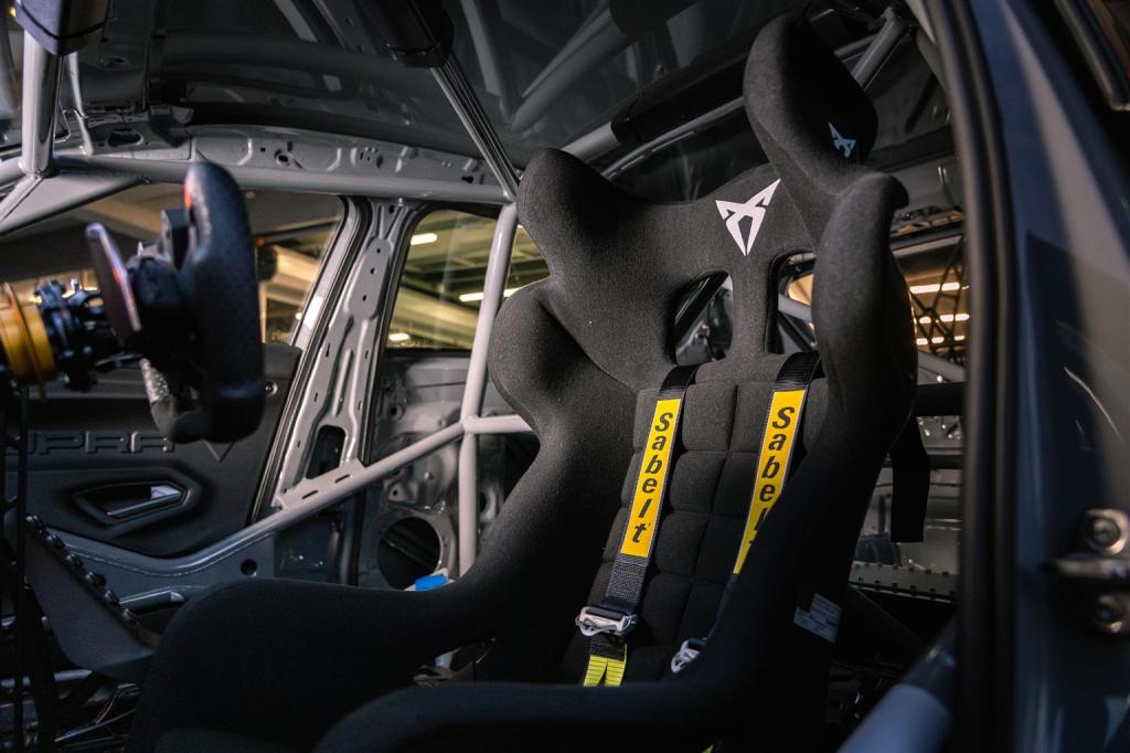 CUPRA Leon VZ e CUPRA Leon VZ TCR